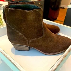 Skechers cowboy ankle boots